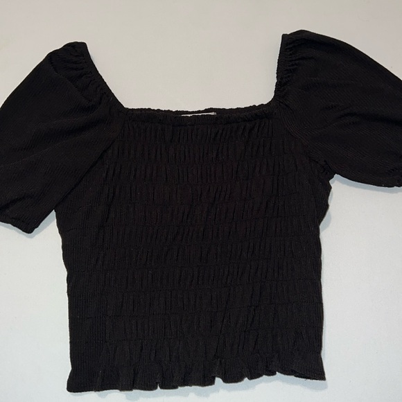 EUC - Black Gathered Waist Length Top - Picture 1 of 6